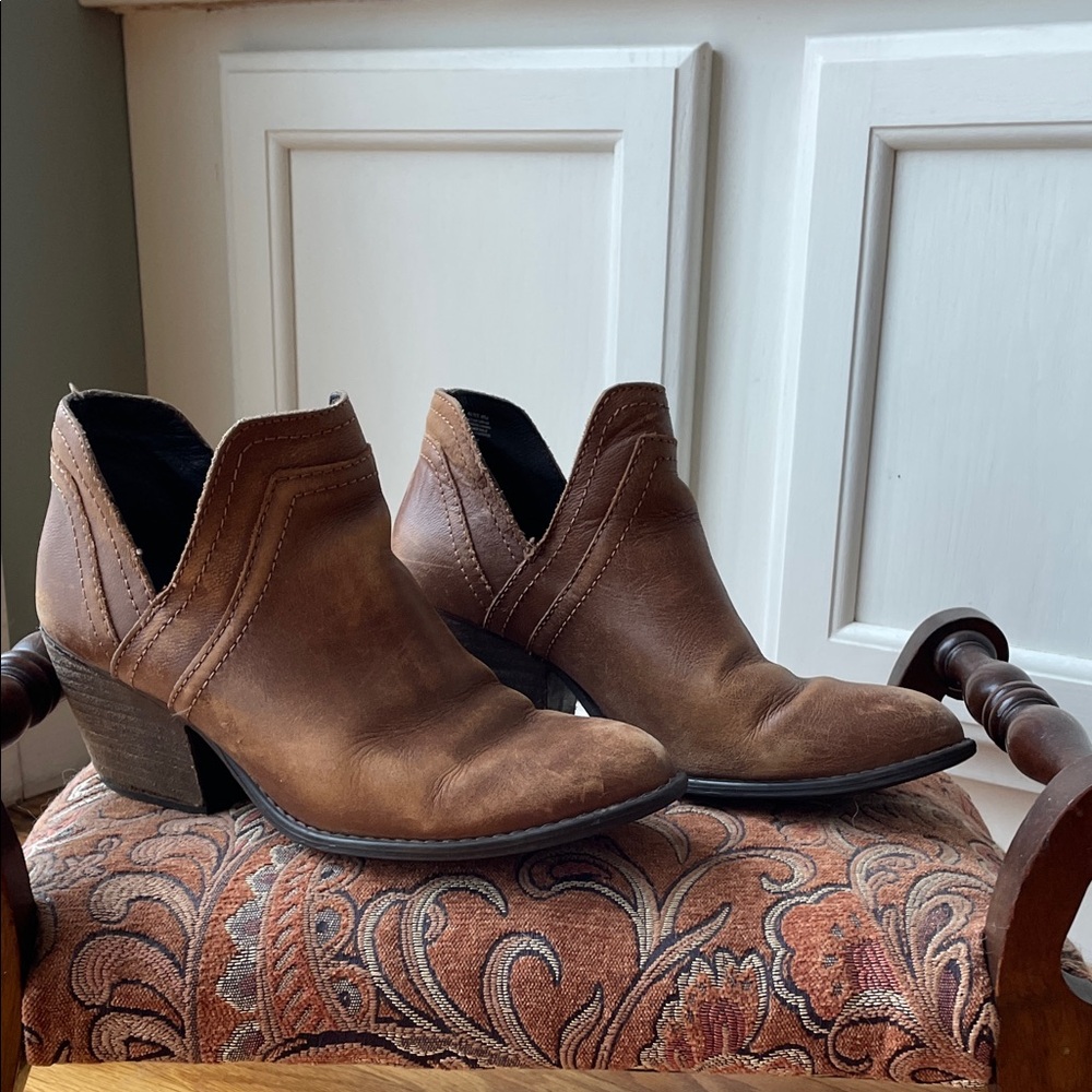 Steve Madden Chestnut Leather Booties - Picture 1 of 8